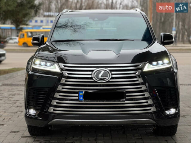 Черный Лексус ЛХ, объемом двигателя 3.35 л и пробегом 68 тыс. км за 112000 $, фото 3 на Automoto.ua