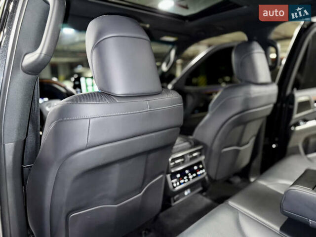 Черный Лексус ЛХ, объемом двигателя 3.35 л и пробегом 63 тыс. км за 114000 $, фото 32 на Automoto.ua