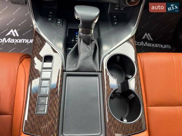 Чорний Лексус ЛХ, об'ємом двигуна 3.45 л та пробігом 58 тис. км за 125000 $, фото 27 на Automoto.ua