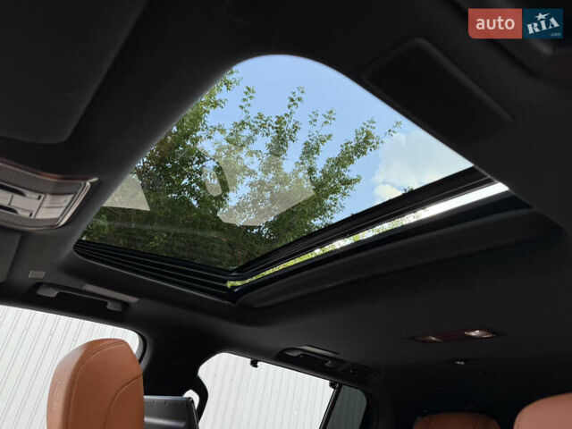 Лексус ЛХ 2022 у Києві на Automoto.ua Чорний Лексус ЛХ, об'ємом двигуна 3.45 л та пробігом 70 тис. км за 123000 $, фото 77 на Automoto.ua