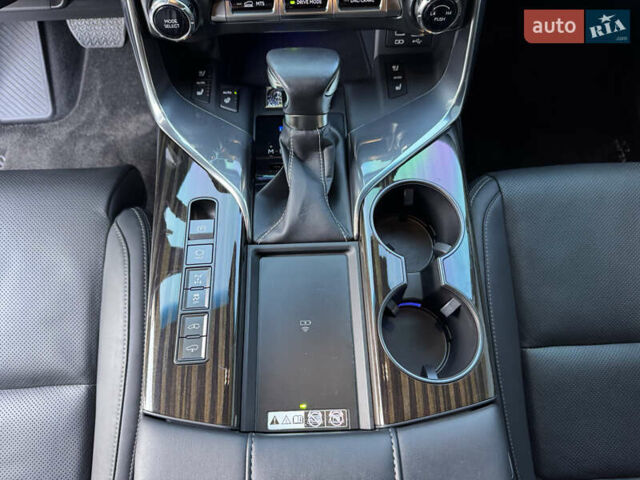 Черный Лексус ЛХ, объемом двигателя 3.35 л и пробегом 34 тыс. км за 128500 $, фото 26 на Automoto.ua