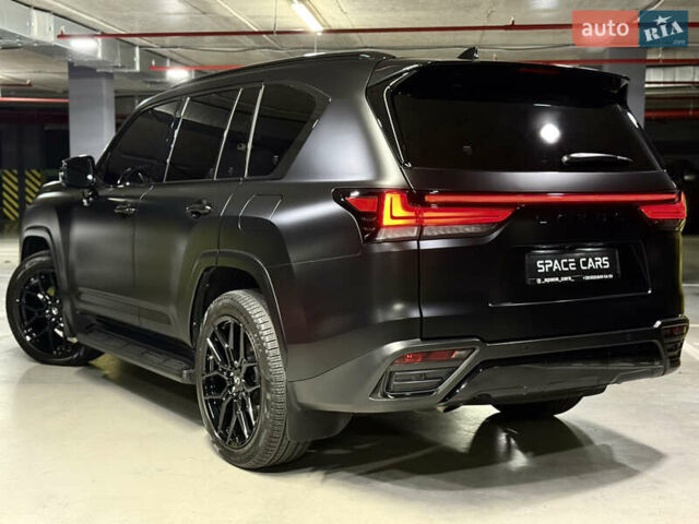 Черный Лексус ЛХ, объемом двигателя 3.35 л и пробегом 63 тыс. км за 114000 $, фото 10 на Automoto.ua