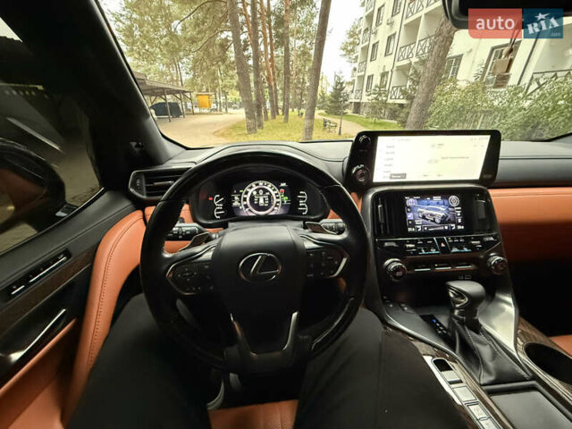 Лексус ЛХ 2022 у Києві на Automoto.ua Чорний Лексус ЛХ, об'ємом двигуна 3.45 л та пробігом 88 тис. км за 119000 $, фото 13 на Automoto.ua