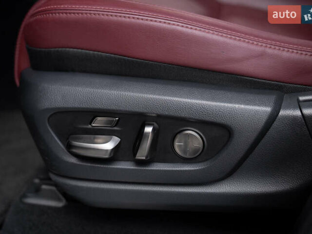 Черный Лексус ЛХ, объемом двигателя 3.35 л и пробегом 51 тыс. км за 125000 $, фото 17 на Automoto.ua