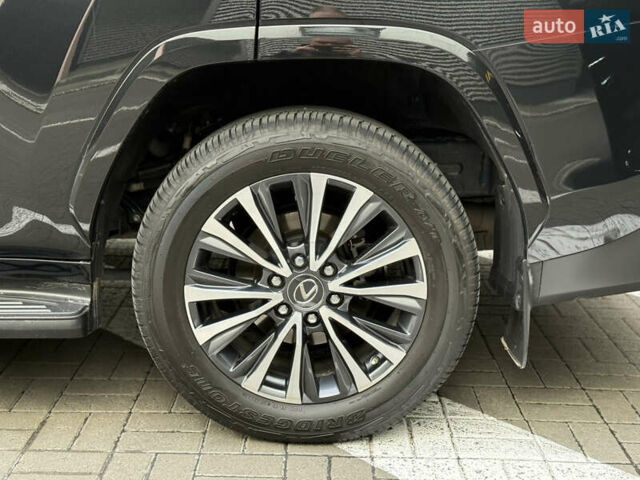 Черный Лексус ЛХ, объемом двигателя 3.3 л и пробегом 36 тыс. км за 117000 $, фото 11 на Automoto.ua