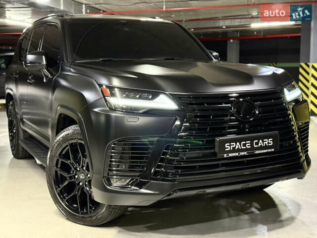 Черный Лексус ЛХ, объемом двигателя 3.35 л и пробегом 63 тыс. км за 114000 $, фото 2 на Automoto.ua