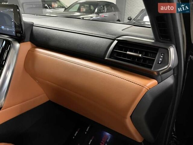 Черный Лексус ЛХ, объемом двигателя 3.45 л и пробегом 39 тыс. км за 133700 $, фото 74 на Automoto.ua