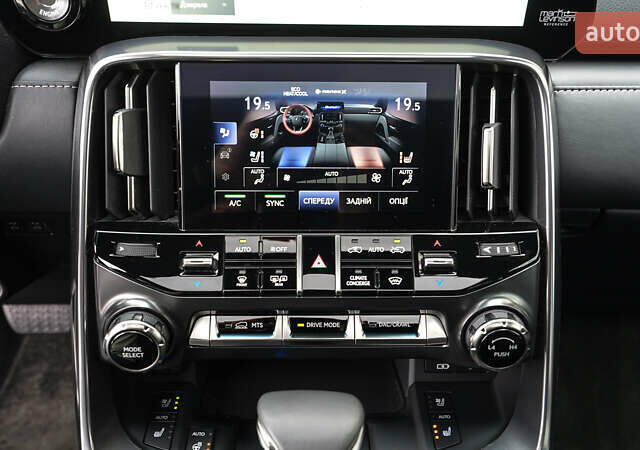 Черный Лексус ЛХ, объемом двигателя 3.45 л и пробегом 20 тыс. км за 130497 $, фото 29 на Automoto.ua