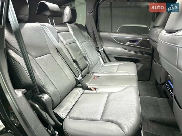 Черный Лексус ЛХ, объемом двигателя 3.35 л и пробегом 35 тыс. км за 125000 $, фото 32 на Automoto.ua