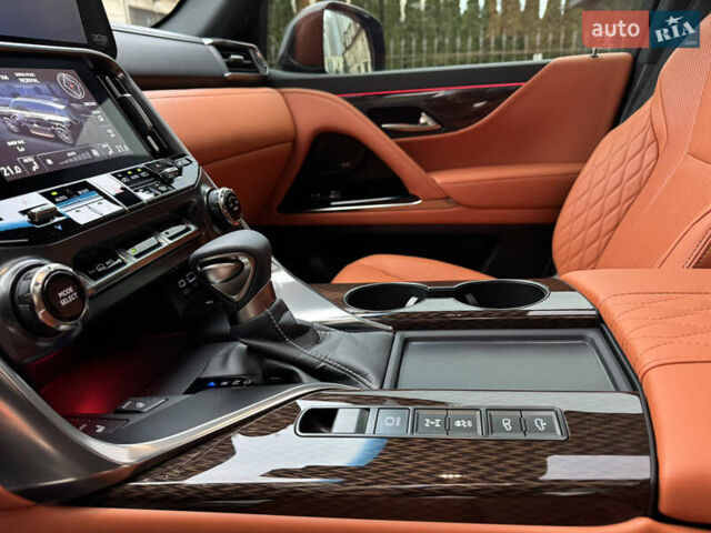 Черный Лексус ЛХ, объемом двигателя 3.45 л и пробегом 2 тыс. км за 139000 $, фото 40 на Automoto.ua