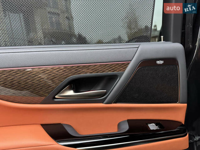 Черный Лексус ЛХ, объемом двигателя 3.45 л и пробегом 2 тыс. км за 139000 $, фото 37 на Automoto.ua