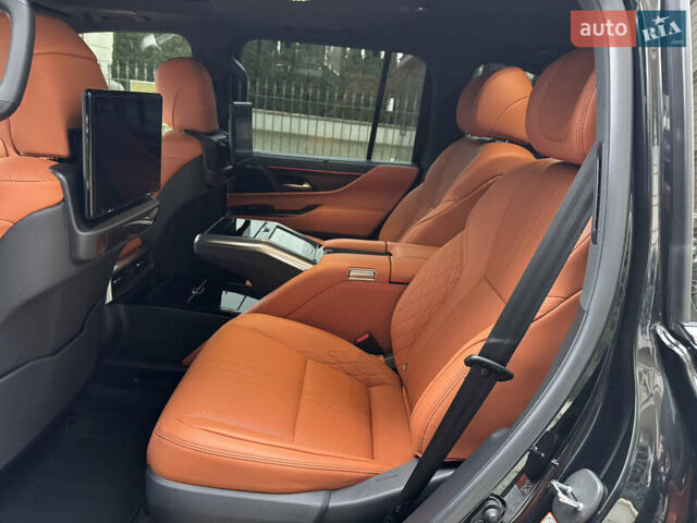 Черный Лексус ЛХ, объемом двигателя 3.45 л и пробегом 2 тыс. км за 139000 $, фото 31 на Automoto.ua