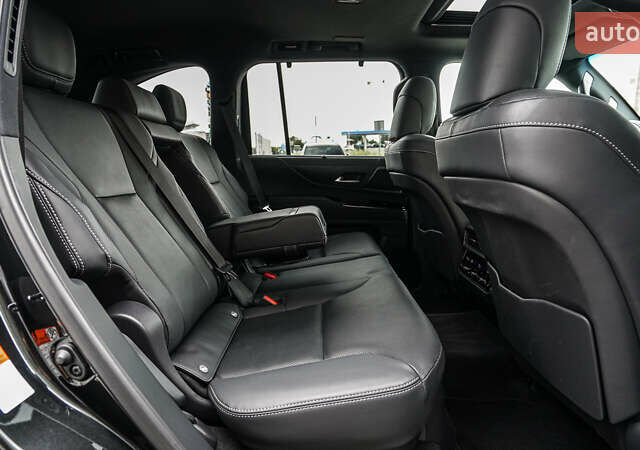 Черный Лексус ЛХ, объемом двигателя 3.45 л и пробегом 20 тыс. км за 130497 $, фото 6 на Automoto.ua