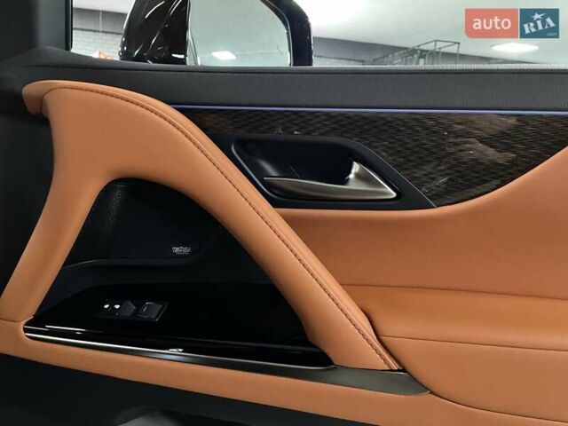 Черный Лексус ЛХ, объемом двигателя 3.45 л и пробегом 39 тыс. км за 133700 $, фото 70 на Automoto.ua