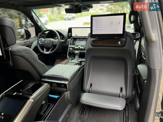 Черный Лексус ЛХ, объемом двигателя 3.45 л и пробегом 29 тыс. км за 145000 $, фото 40 на Automoto.ua