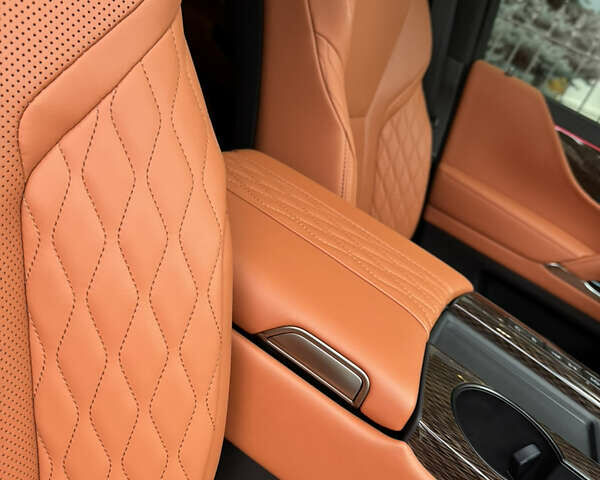 Черный Лексус ЛХ, объемом двигателя 3.45 л и пробегом 2 тыс. км за 139000 $, фото 34 на Automoto.ua