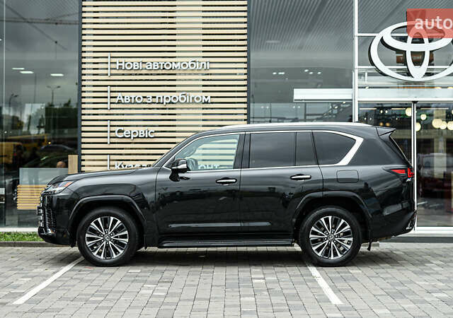 Черный Лексус ЛХ, объемом двигателя 3.45 л и пробегом 20 тыс. км за 130497 $, фото 2 на Automoto.ua