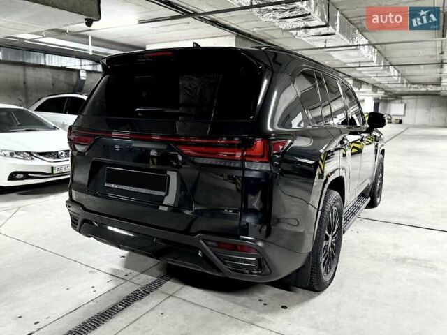 Черный Лексус ЛХ, объемом двигателя 3.35 л и пробегом 35 тыс. км за 125000 $, фото 10 на Automoto.ua