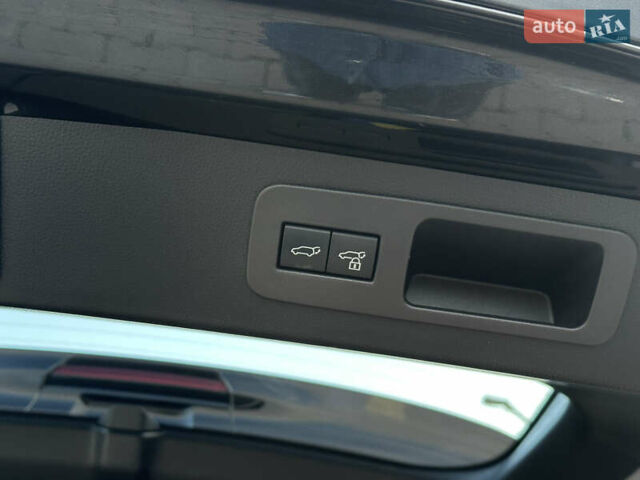 Чорний Лексус ЛХ, об'ємом двигуна 3.35 л та пробігом 120 тис. км за 99000 $, фото 31 на Automoto.ua