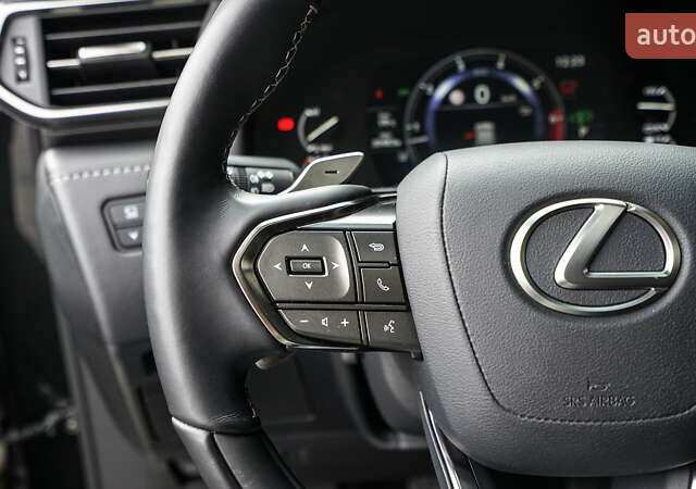Черный Лексус ЛХ, объемом двигателя 3.45 л и пробегом 20 тыс. км за 130497 $, фото 19 на Automoto.ua