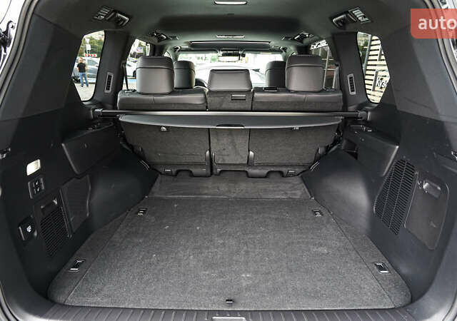 Черный Лексус ЛХ, объемом двигателя 3.45 л и пробегом 20 тыс. км за 130497 $, фото 9 на Automoto.ua