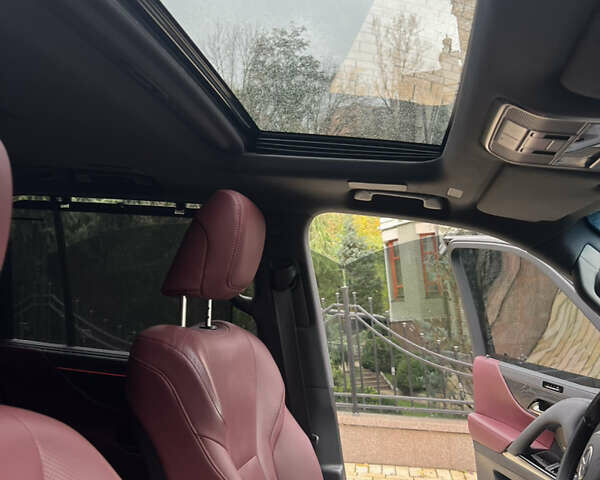 Лексус ЛХ 2023 у Києві на Automoto.ua Чорний Лексус ЛХ, об'ємом двигуна 3.35 л та пробігом 60 тис. км за 116999 $, фото 12 на Automoto.ua