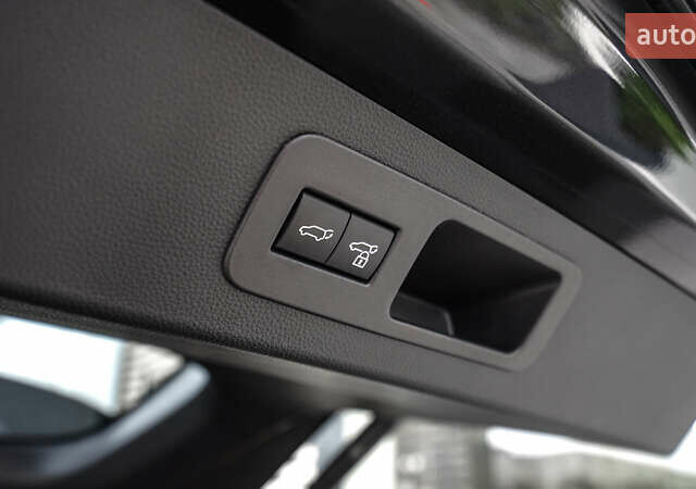 Черный Лексус ЛХ, объемом двигателя 3.45 л и пробегом 20 тыс. км за 130497 $, фото 11 на Automoto.ua