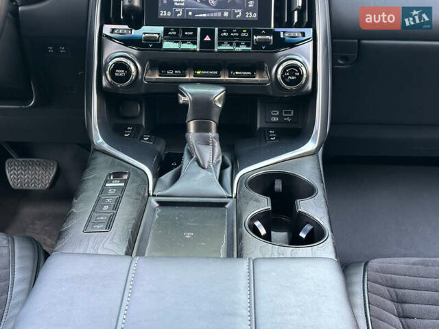 Чорний Лексус ЛХ, об'ємом двигуна 3.35 л та пробігом 120 тис. км за 99000 $, фото 45 на Automoto.ua