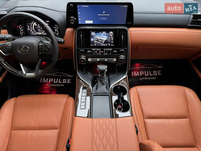 Черный Лексус ЛХ, объемом двигателя 3.45 л и пробегом 2 тыс. км за 139000 $, фото 33 на Automoto.ua