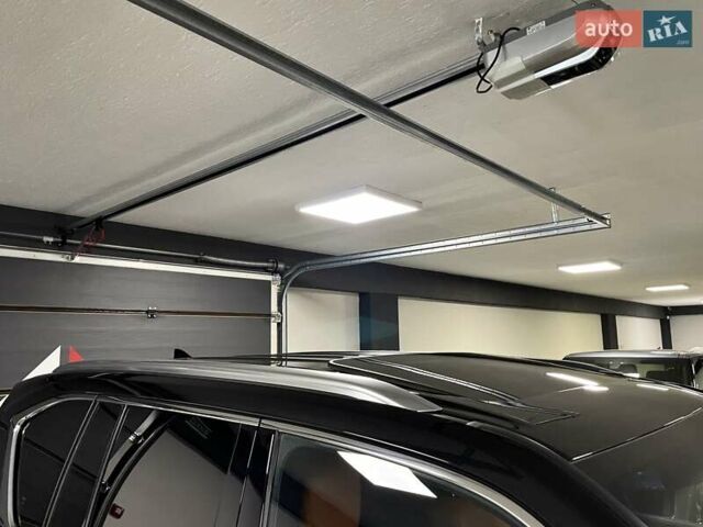 Черный Лексус ЛХ, объемом двигателя 3.45 л и пробегом 39 тыс. км за 133700 $, фото 108 на Automoto.ua