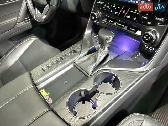 Черный Лексус ЛХ, объемом двигателя 3.35 л и пробегом 35 тыс. км за 125000 $, фото 38 на Automoto.ua