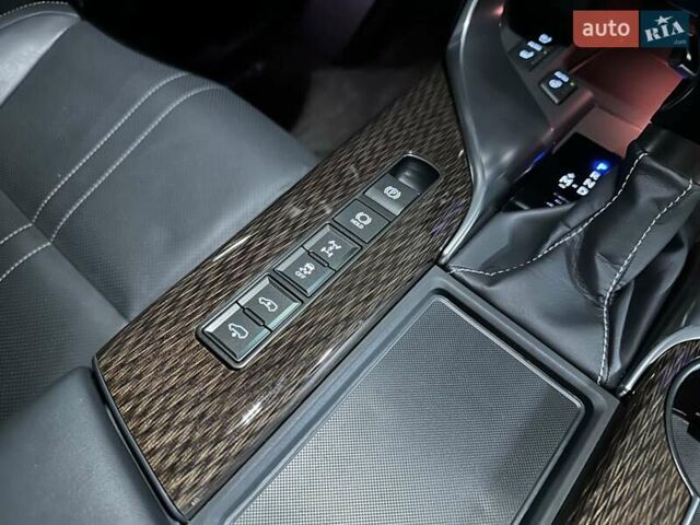 Черный Лексус ЛХ, объемом двигателя 3.45 л и пробегом 26 тыс. км за 137000 $, фото 54 на Automoto.ua