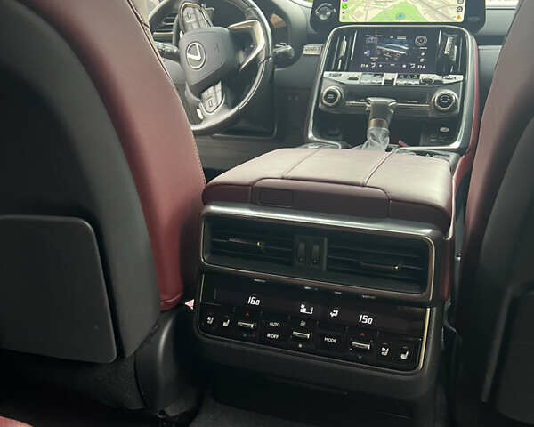 Лексус ЛХ 2023 у Києві на Automoto.ua Чорний Лексус ЛХ, об'ємом двигуна 3.35 л та пробігом 60 тис. км за 116999 $, фото 8 на Automoto.ua