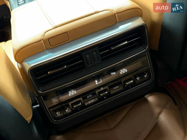 Черный Лексус ЛХ, объемом двигателя 3.35 л и пробегом 69 тыс. км за 114500 $, фото 16 на Automoto.ua