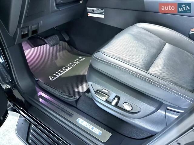 Черный Лексус ЛХ, объемом двигателя 3.35 л и пробегом 35 тыс. км за 125000 $, фото 24 на Automoto.ua