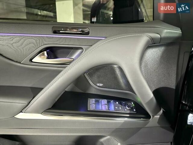 Черный Лексус ЛХ, объемом двигателя 3.35 л и пробегом 35 тыс. км за 125000 $, фото 21 на Automoto.ua