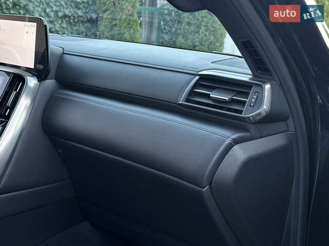 Чорний Лексус ЛХ, об'ємом двигуна 3.35 л та пробігом 120 тис. км за 99000 $, фото 89 на Automoto.ua