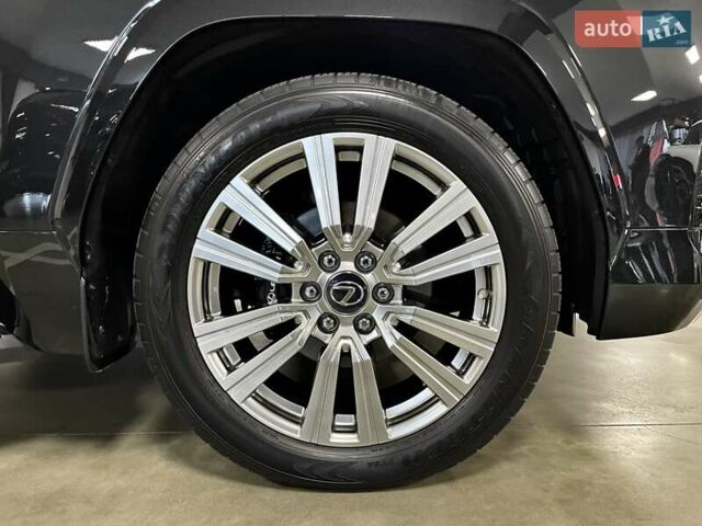 Черный Лексус ЛХ, объемом двигателя 3.45 л и пробегом 39 тыс. км за 133700 $, фото 109 на Automoto.ua