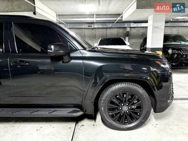 Черный Лексус ЛХ, объемом двигателя 3.35 л и пробегом 35 тыс. км за 125000 $, фото 14 на Automoto.ua