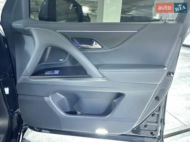 Черный Лексус ЛХ, объемом двигателя 3.35 л и пробегом 35 тыс. км за 125000 $, фото 33 на Automoto.ua