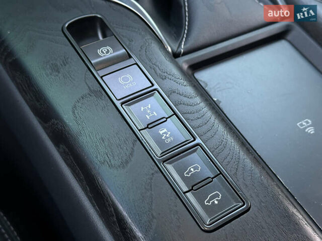 Чорний Лексус ЛХ, об'ємом двигуна 3.35 л та пробігом 120 тис. км за 99000 $, фото 65 на Automoto.ua