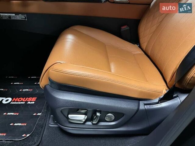 Черный Лексус ЛХ, объемом двигателя 3.45 л и пробегом 39 тыс. км за 133700 $, фото 32 на Automoto.ua