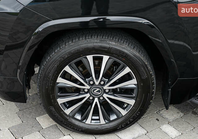Черный Лексус ЛХ, объемом двигателя 3.45 л и пробегом 20 тыс. км за 130497 $, фото 12 на Automoto.ua