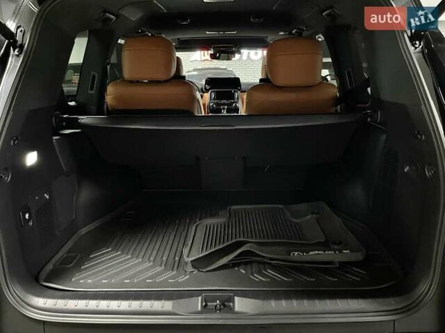 Черный Лексус ЛХ, объемом двигателя 3.45 л и пробегом 39 тыс. км за 133700 $, фото 21 на Automoto.ua