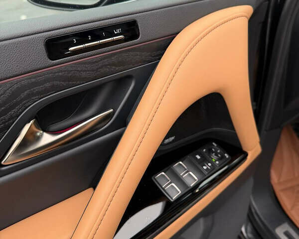 Черный Лексус ЛХ, объемом двигателя 3.35 л и пробегом 69 тыс. км за 114500 $, фото 14 на Automoto.ua