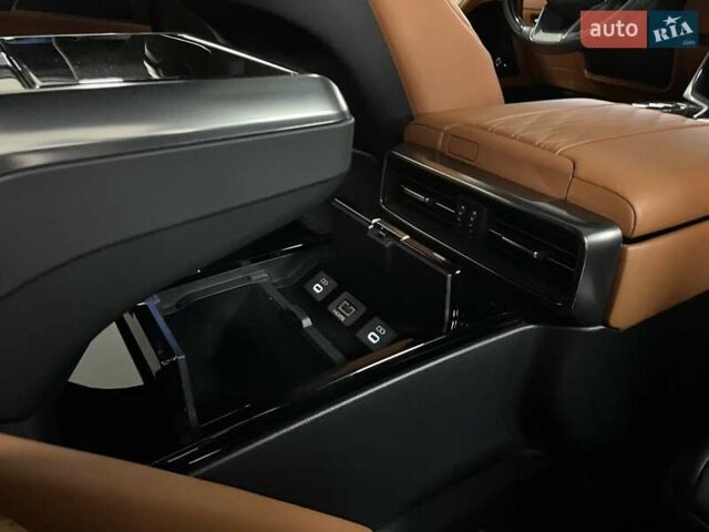 Черный Лексус ЛХ, объемом двигателя 3.45 л и пробегом 39 тыс. км за 133700 $, фото 52 на Automoto.ua