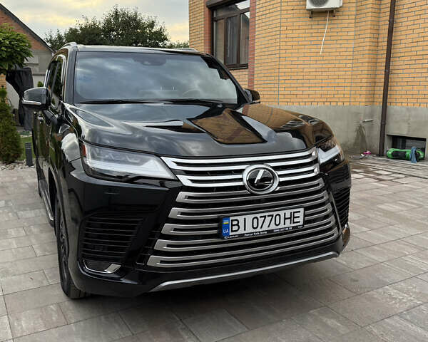 Черный Лексус ЛХ, объемом двигателя 3.45 л и пробегом 27 тыс. км за 137500 $, фото 1 на Automoto.ua