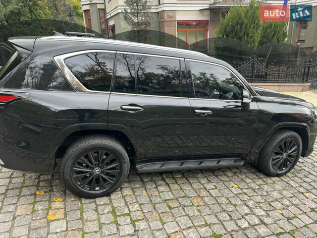 Лексус ЛХ 2023 у Києві на Automoto.ua Чорний Лексус ЛХ, об'ємом двигуна 3.35 л та пробігом 60 тис. км за 116999 $, фото 1 на Automoto.ua