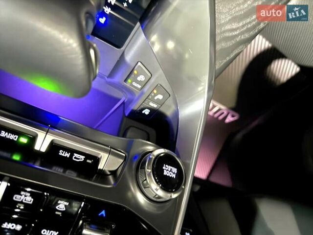 Черный Лексус ЛХ, объемом двигателя 3.35 л и пробегом 35 тыс. км за 125000 $, фото 39 на Automoto.ua