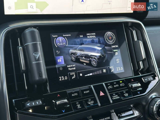 Чорний Лексус ЛХ, об'ємом двигуна 3.35 л та пробігом 120 тис. км за 99000 $, фото 60 на Automoto.ua